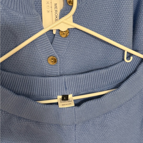 Amazon set in periwinkle! Super soft. Wooden buttons. - Picture 4 of 5